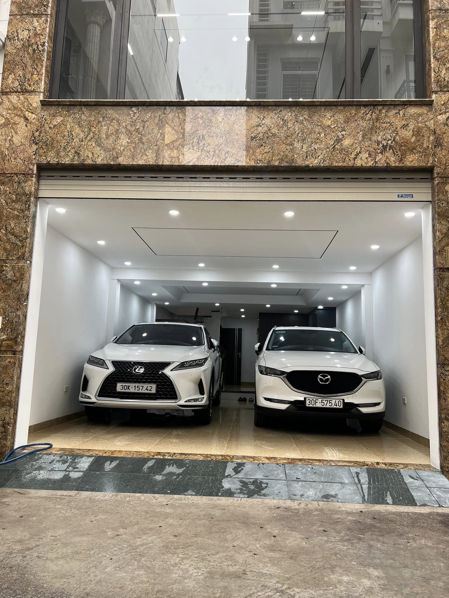 Bán nhà đẹp Nguyễn Văn Cừ, Gara Ô tô, thang máy, kinh doanh, 6 tầng mới tinh, 13,6 tỷ