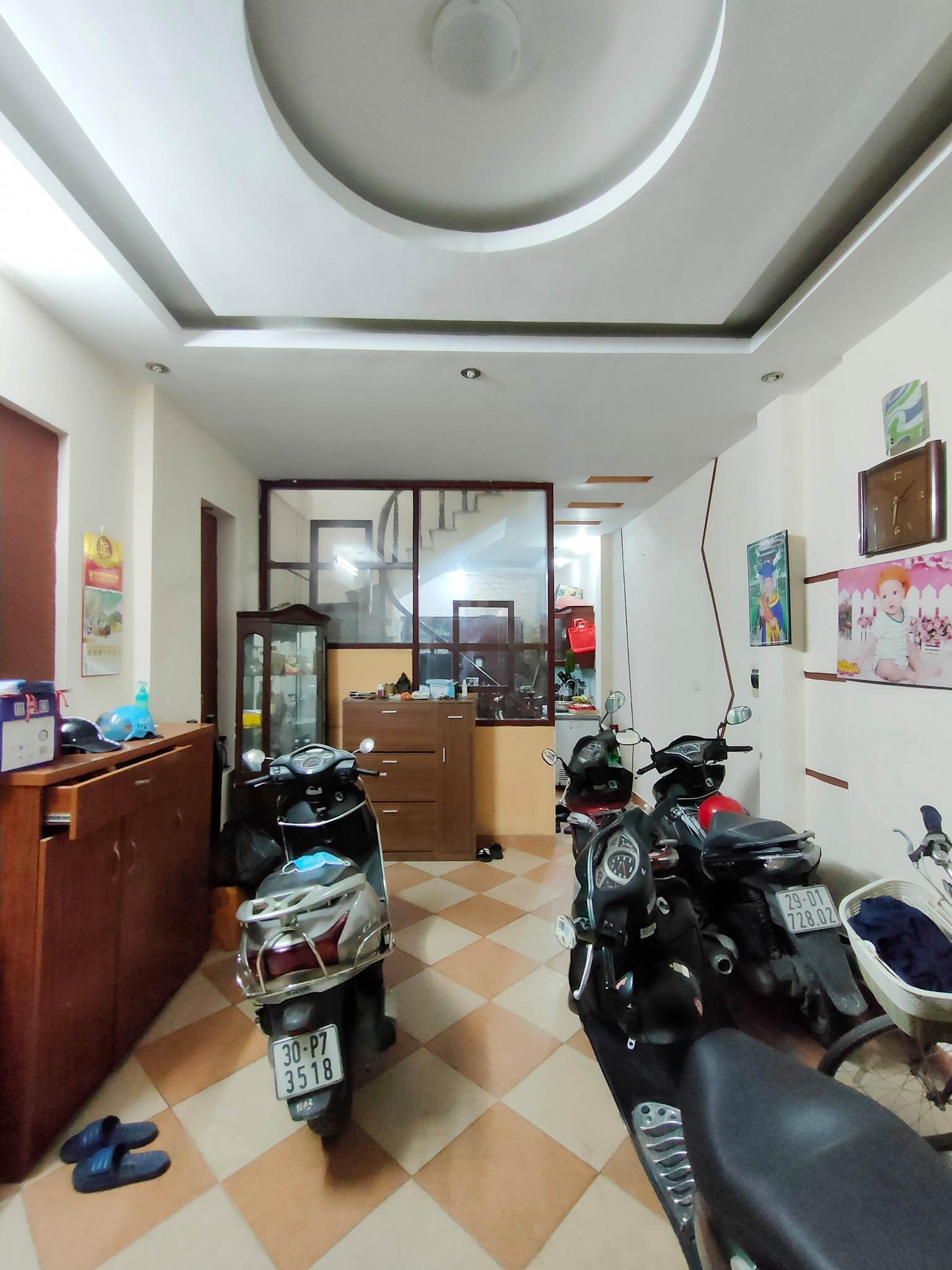 Bán Nhà Cầu Giấy, Dân Xây, Ô Tô Cách 35m, Ngõ Thông, Giá Đầu Tư, DT 81mx5t. Giá 5.9 Tỷ.