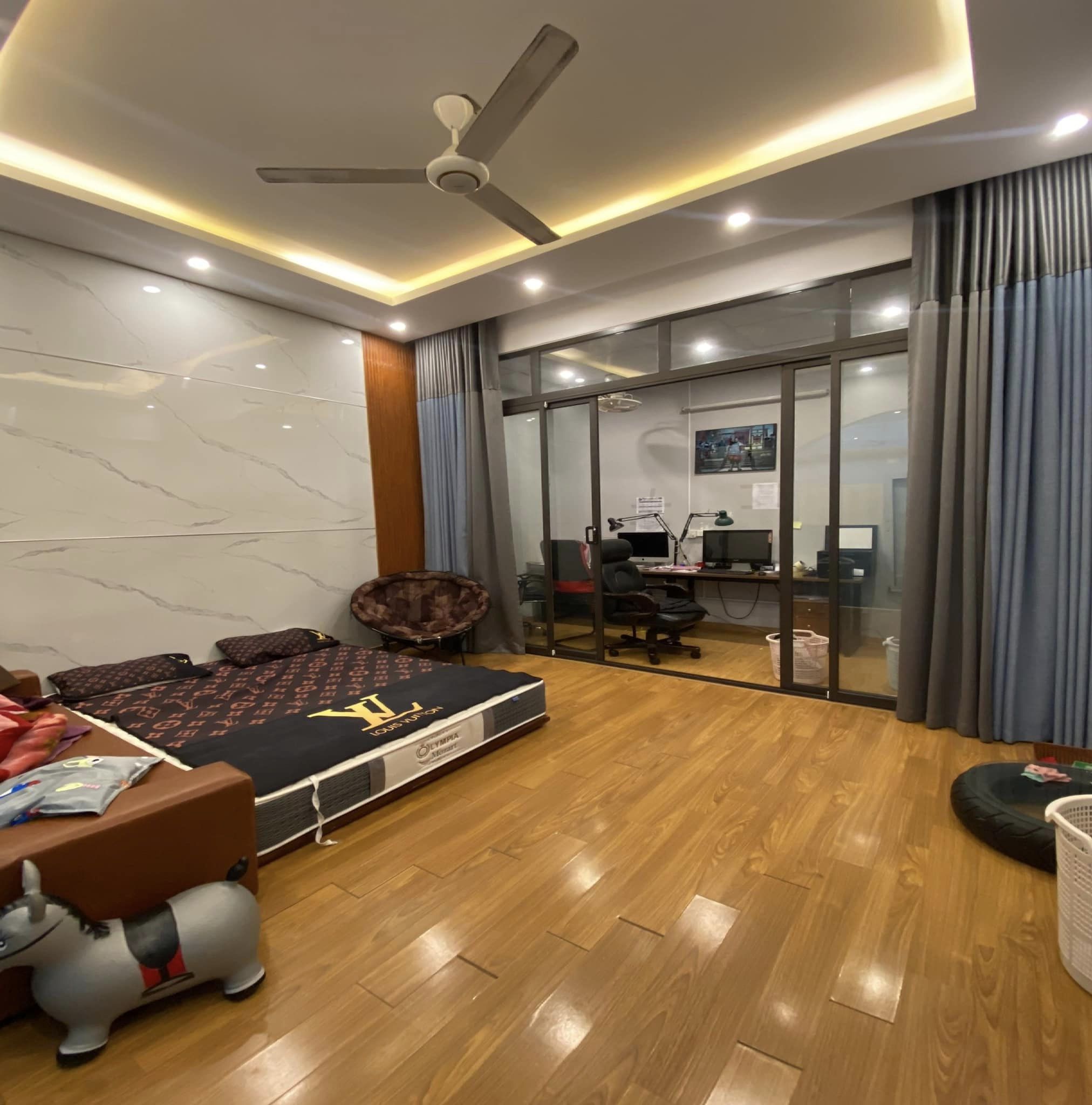 Bán Biệt Thự 98m2 phố Nghi Tàm, Tây Hồ 10m Ô tô tránh Đẳng cấp Châu âu 11.9 Tỷ