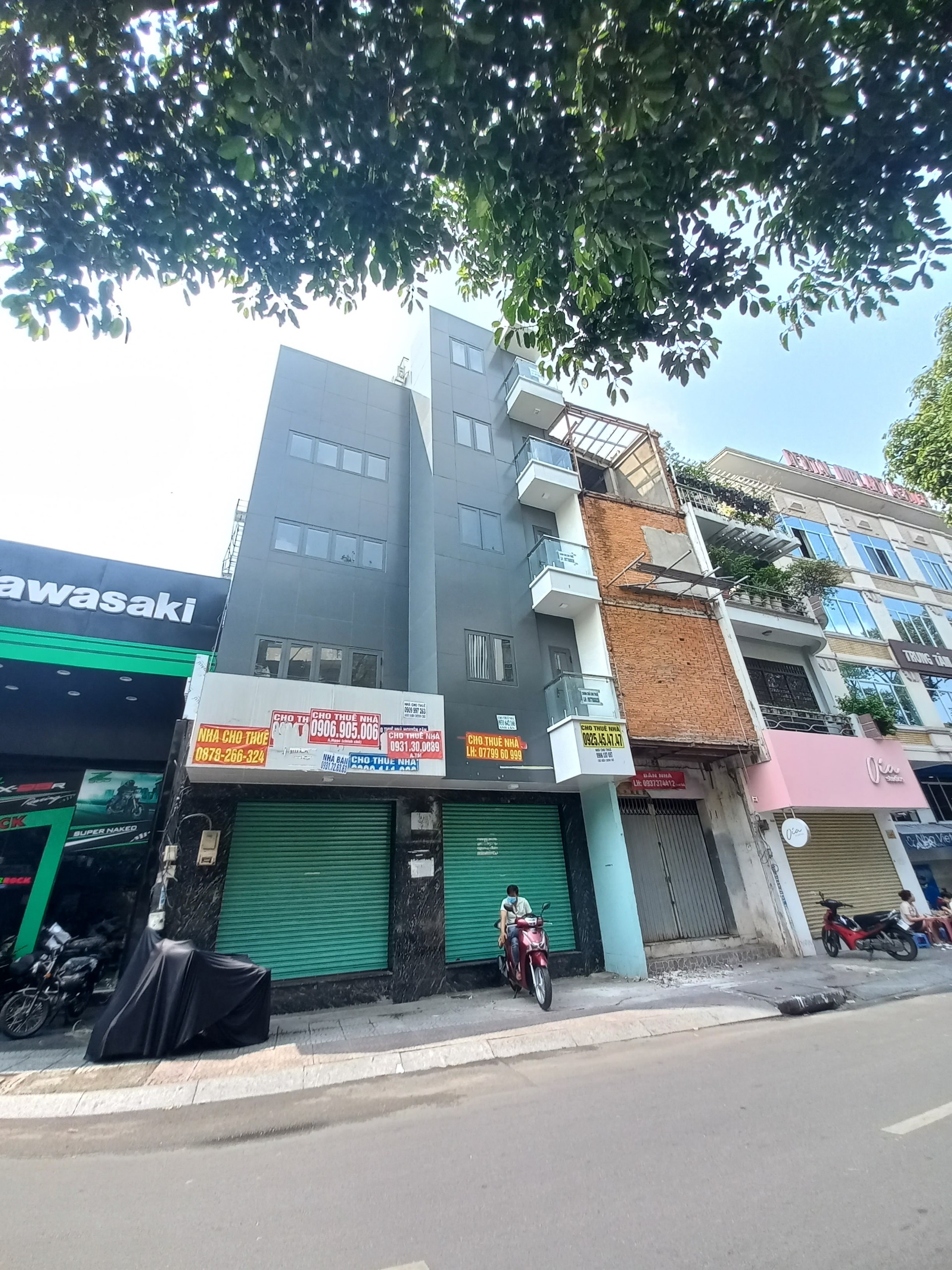 Cho thuê nhà MT Lê Thị Riêng. Ngang lớn 8m. Giá: 160 tr/th. Chốt trước 30/4 giá cực tốt