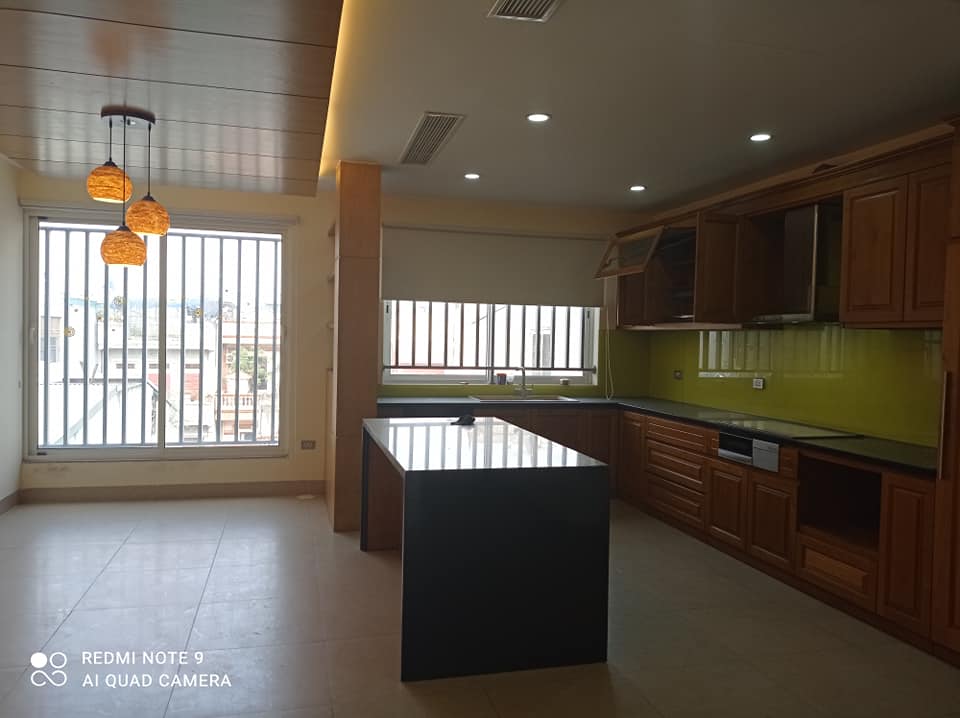 Bán nhà 98m2 Mặt phố Nghi Tàm, Tây Hồ Kinh doanh Gara Ô Tô Tránh 11.1 Tỷ