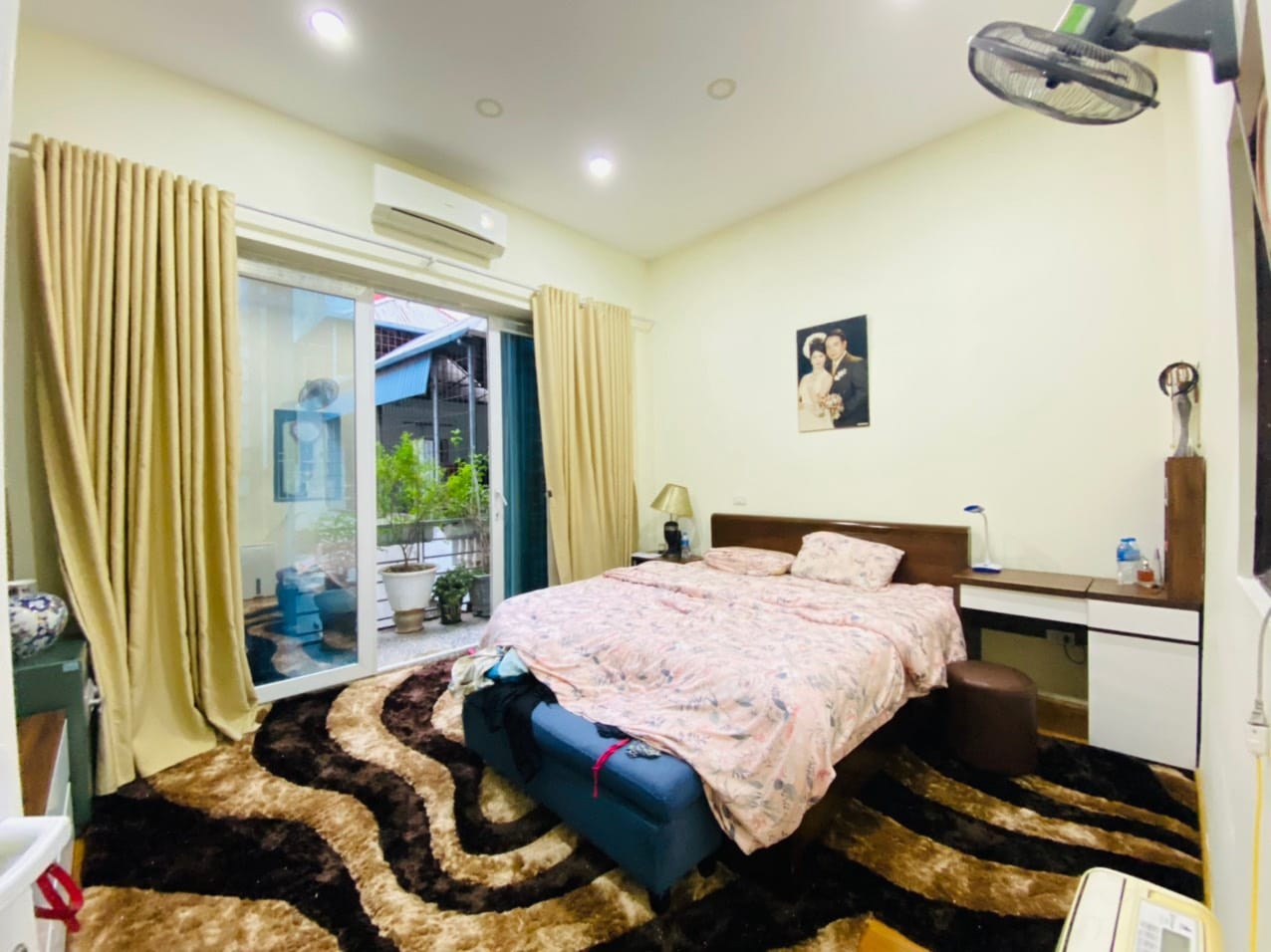 Bán Nhà phố Hoàng Văn Thái, Phân Lô Ô Tô Vào Nhà, Nhà Đẹp Ở Ngay 43m2 x 4 Tầng 6.5 tỷ