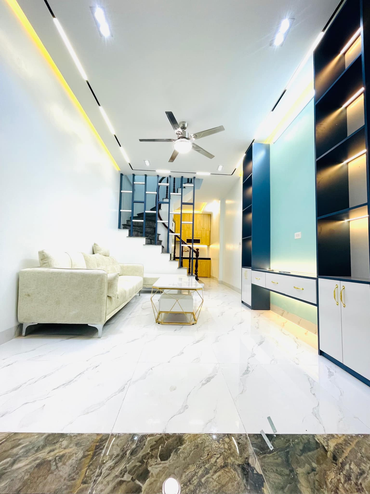 Lô góc 3 mặt thoáng – Vuông vắn – Nhà đẹp ở ngay – 20m ra ô tô đỗ - Quan Nhân