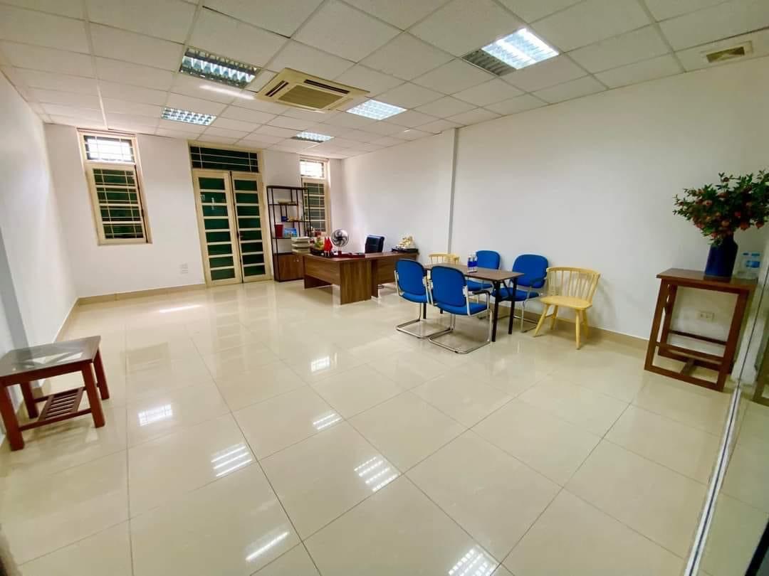 Bán nhà quận Đống đa 66m2 5 tầng lô góc 3 thoáng