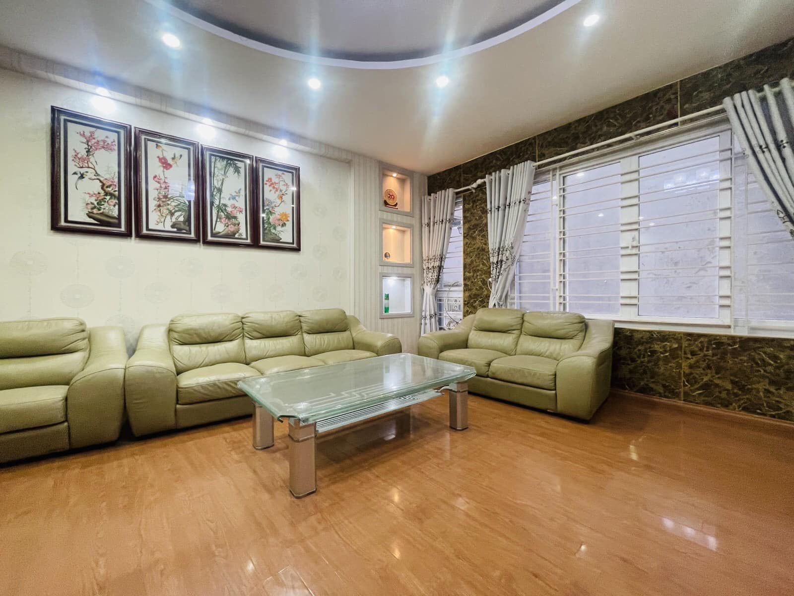 Giảm 1 tỷ Bán Nhà 60m 5T Hướng Tây Phố Dương Quảng Hàm, Cầu giấy Ô tô 12,x tỷ