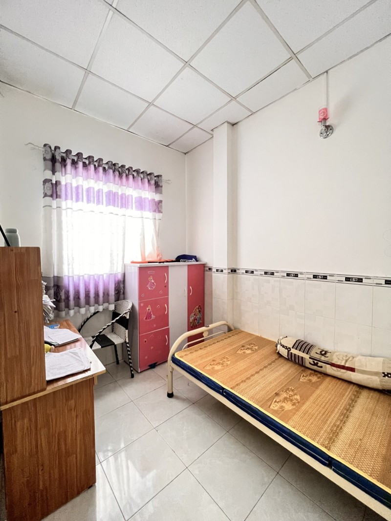 Nhà đường Đông Hưng Thuận 18 , Quận12, 63m2,3PN, giá 3 tỷ 8 TL.