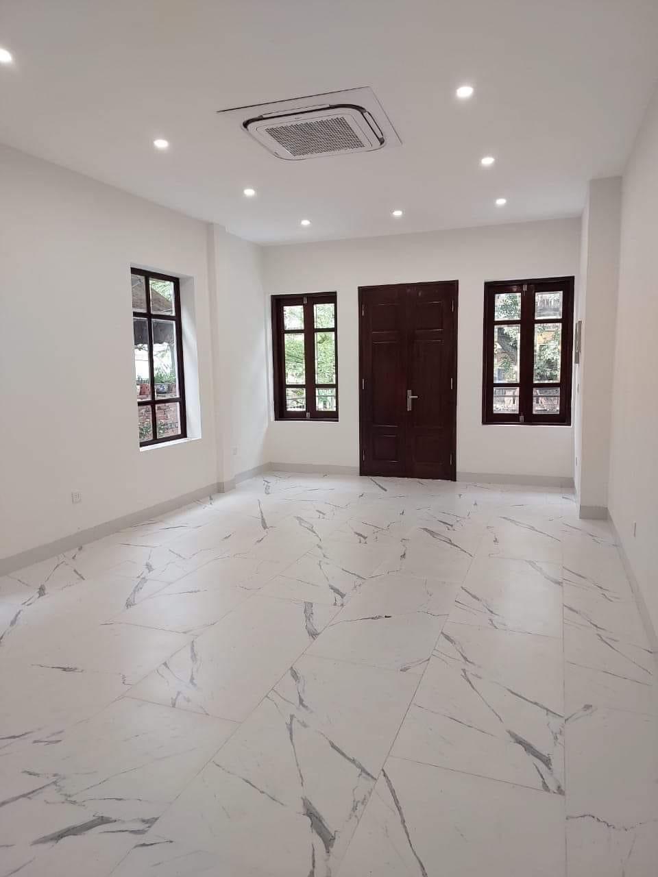 MẶT PHỐ CỔ - LÔ GÓC - THANG MÁY - KINH DOANH SẦM UẤT - NHÀ ĐẸP Ở NGAY - 43m2 - mt4m - 4 Tầng - 26,8 tỷ