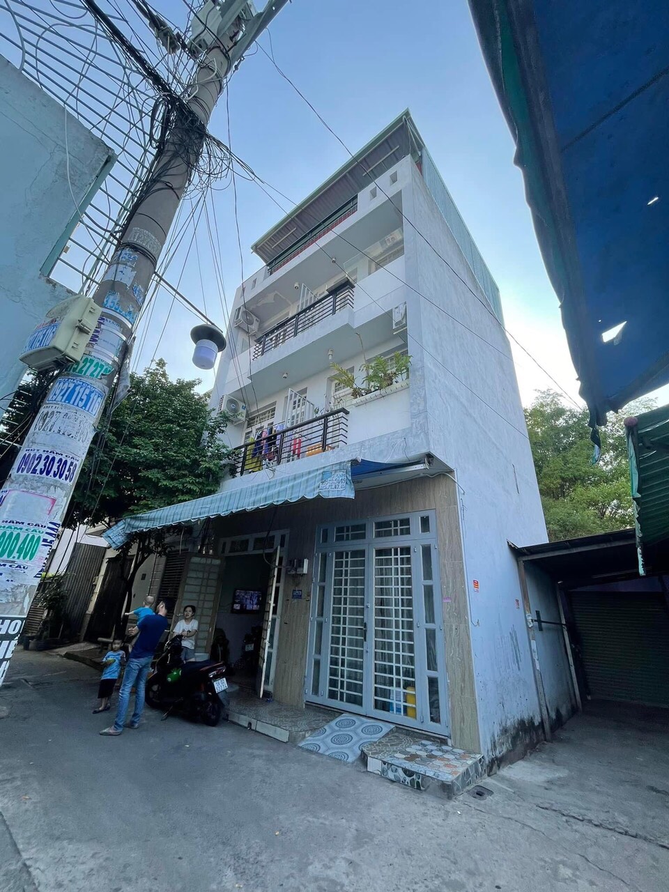 Bán nhà hẻm xe hơi đường Nguyễn Súy,DT:6.5x8m đúc 3 lầu thông ra chợ giá 5.5 tỷ