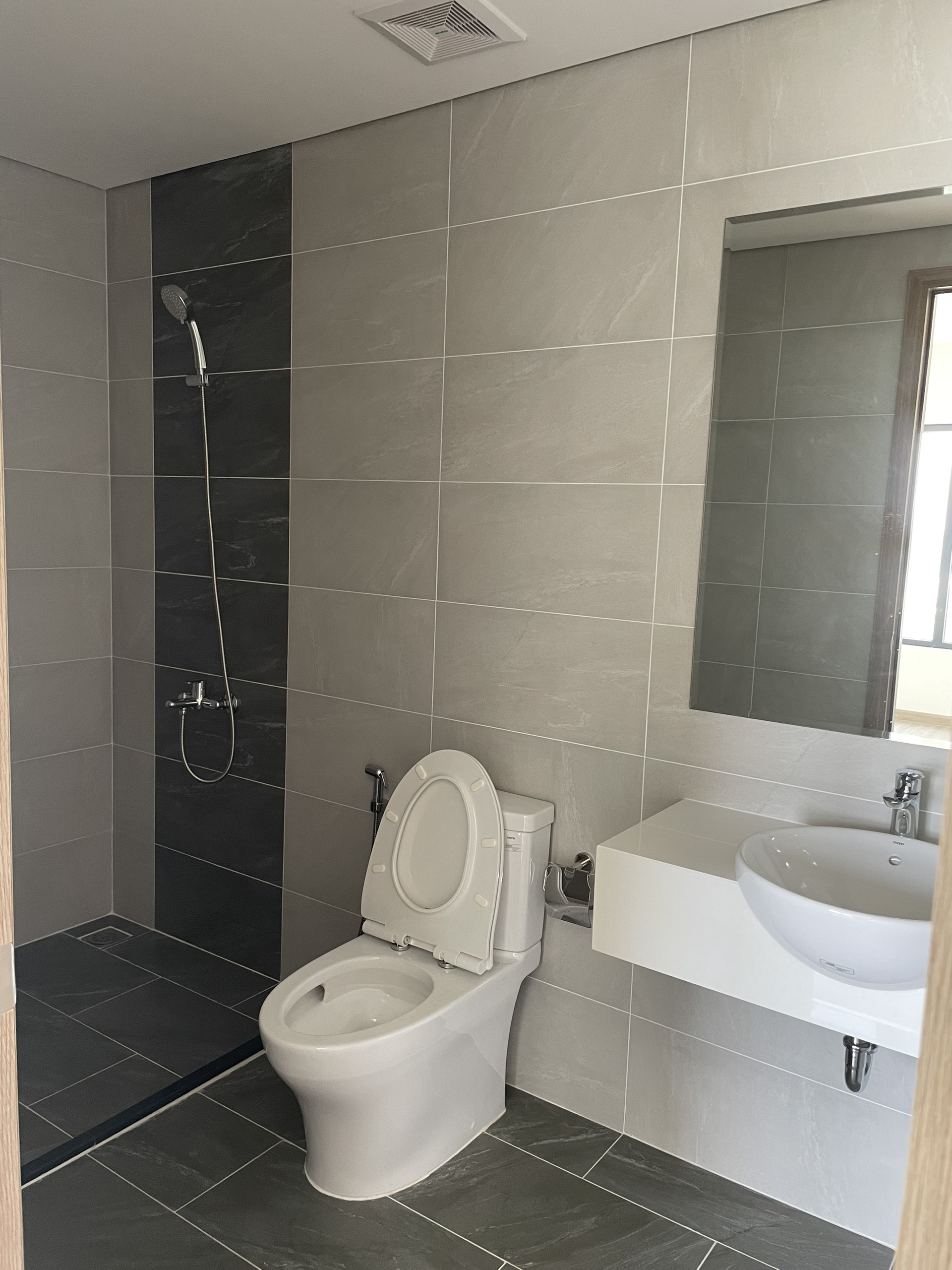 Cần bán gấp căn hộ tại Vinhomes Q9Căn 3PN+ dt lớn nhất 108m2