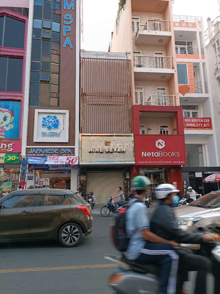 Bay nhanh nhà ở Nam Kỳ Khởi Nghĩa Q,1 10x30m Kết Cấu: FULL nội thất sang trọng