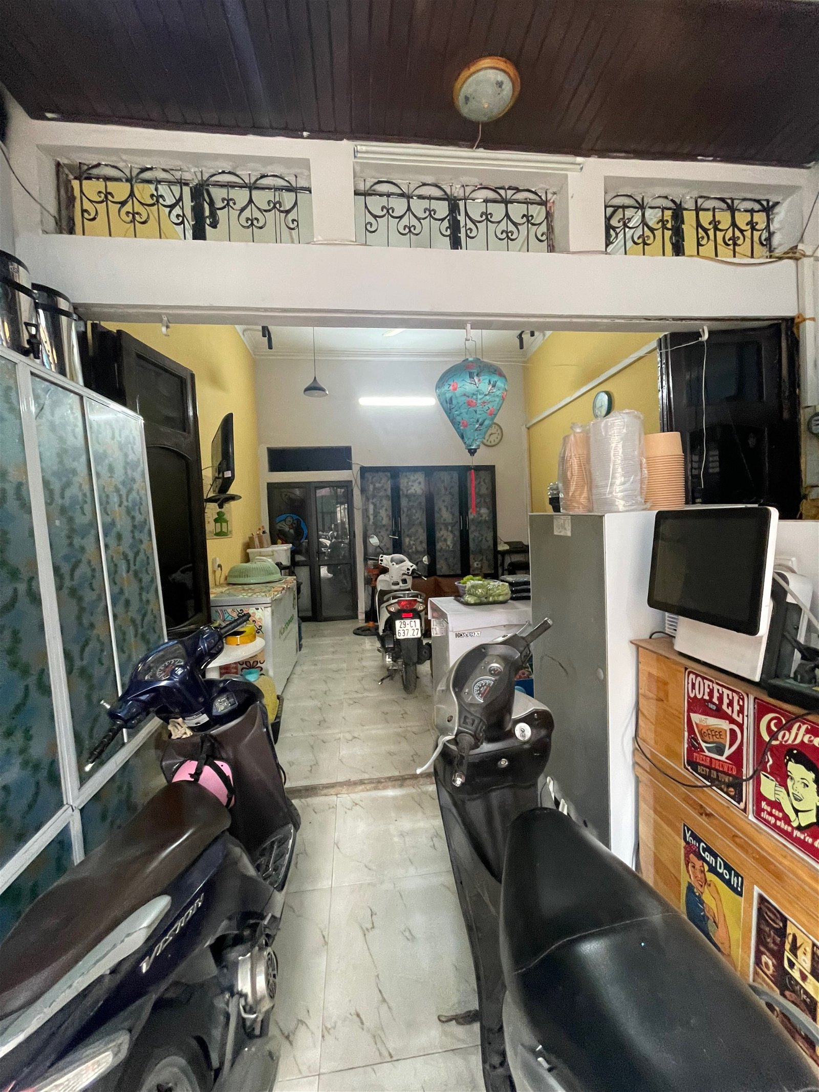 Cần bán gấp nhà Trần Quốc Hoàn, ô tô tránh, kinh doanh, 75m2 x 4T, giá 21.8 tỷ.