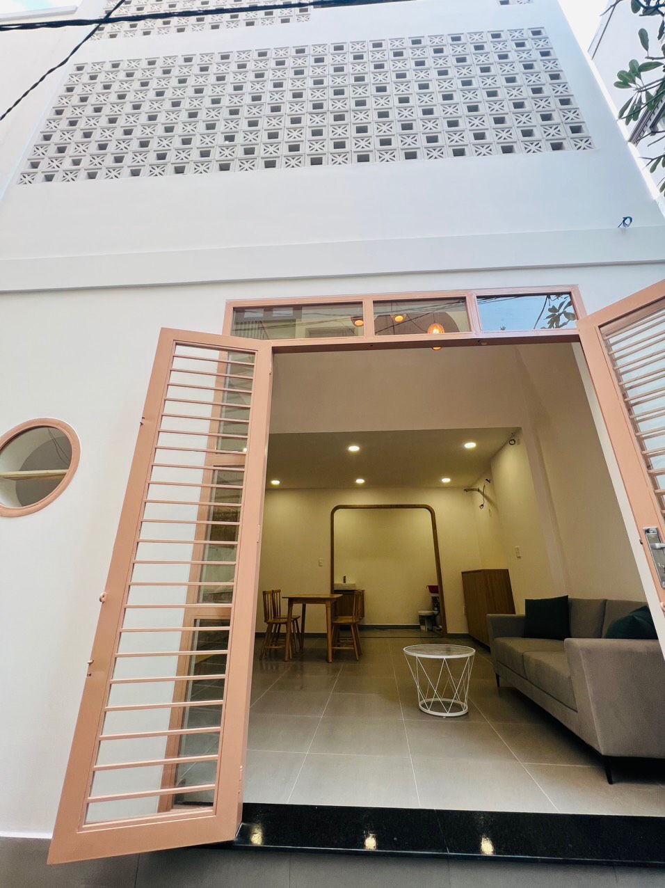 Bán Villa mini đường Phan Văn Trị, P11, BT, 5.3x9m. 3 lầu, 3PN, 3WC, giá 5.75 tỷ TL