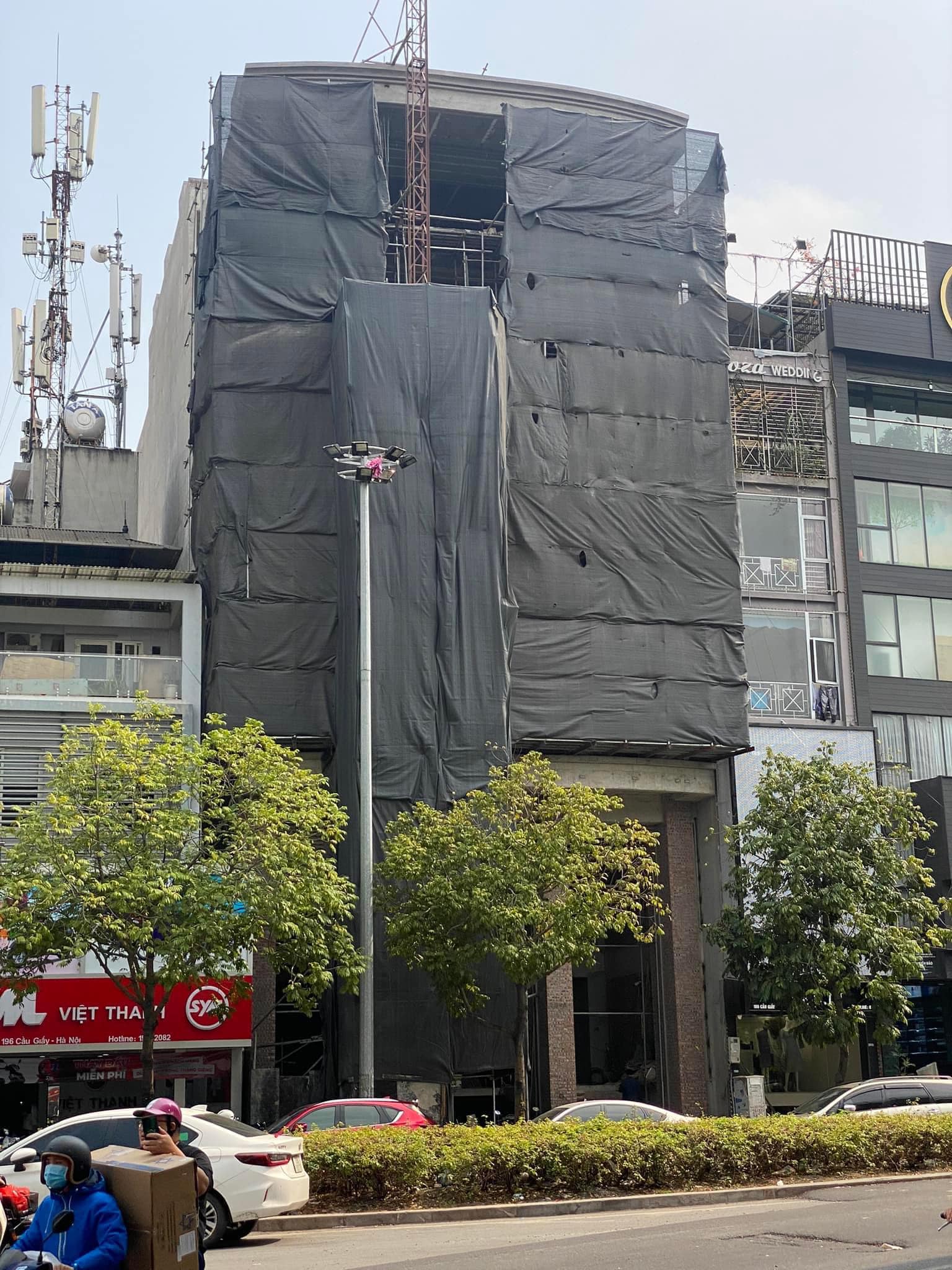 TOÀ NHÀ HOA HẬU MẶT PHỐ CẦU GIẤY 394M2 - 270 TỶ - 8 NỔI 2 HẦM - 2 THOÁNG - VỊ TRÍ KIM CƯƠNG