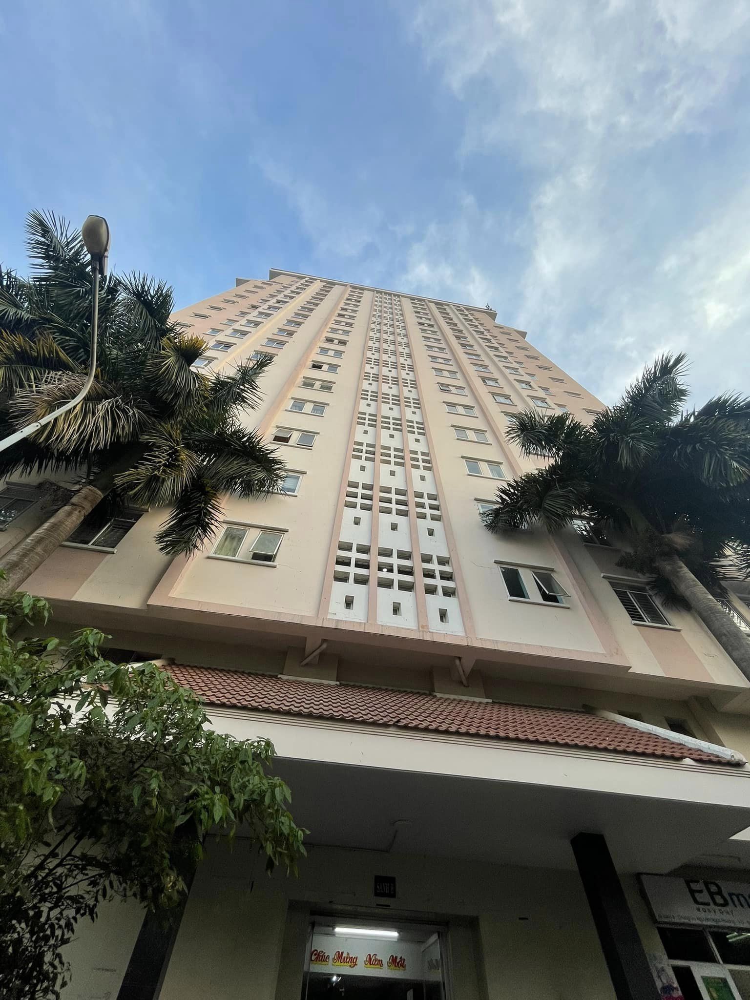 XE HƠI ĐỖ CỬA - HÀNG HIẾM KHU BÌNH THẠNH - CHUNG CƯ 3 PHÒNG NGỦ - ĐẦY ĐỦ TIỆN ÍCH - NHỈNH HƠN 3 TỶ