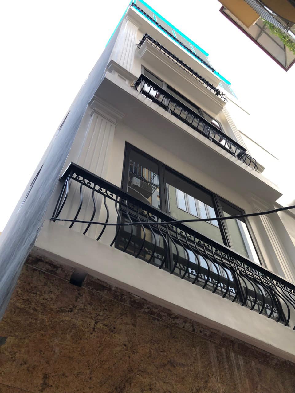 Cần bán gấp nhà ngõ 20 phố Hồ Tùng Mậu 38m2, 5T, mt 6m đẹp lung linh, gần ô tô, 6.5 tỷ