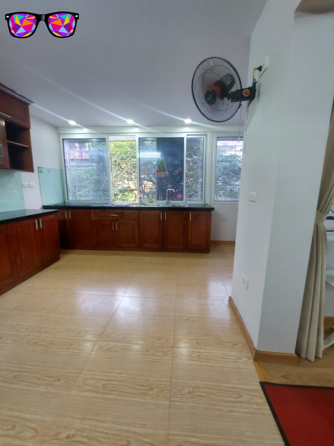 Bán căn hộ tập thể mặt phố Nguyên Hồng - Đống Đa