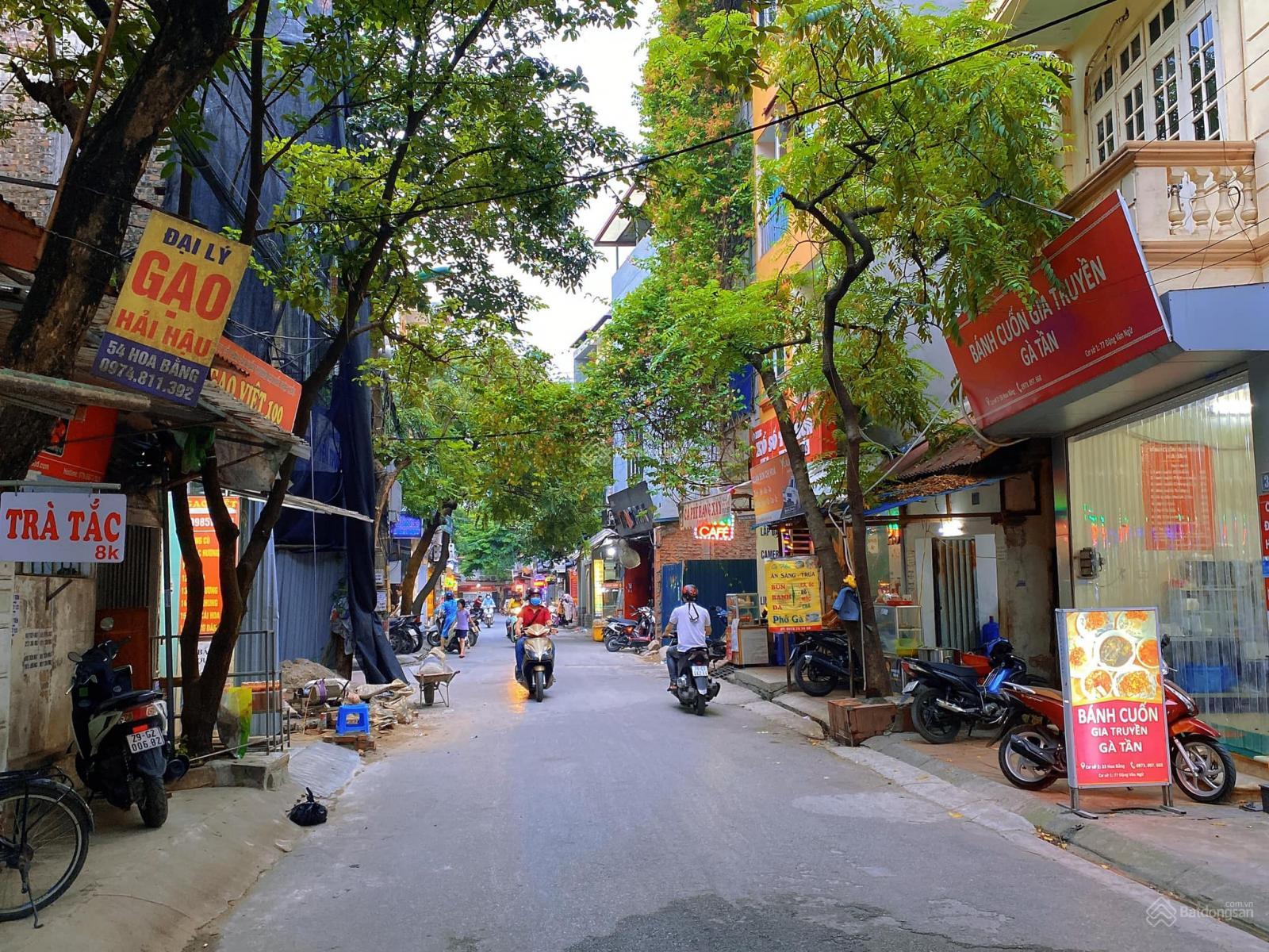 Bán nhà Dương Quảng Hàm, Cầu Giấy 36m2x4tầng, mặt tiền 4,5m, vài bước ra phố- giá 4,9tỷ