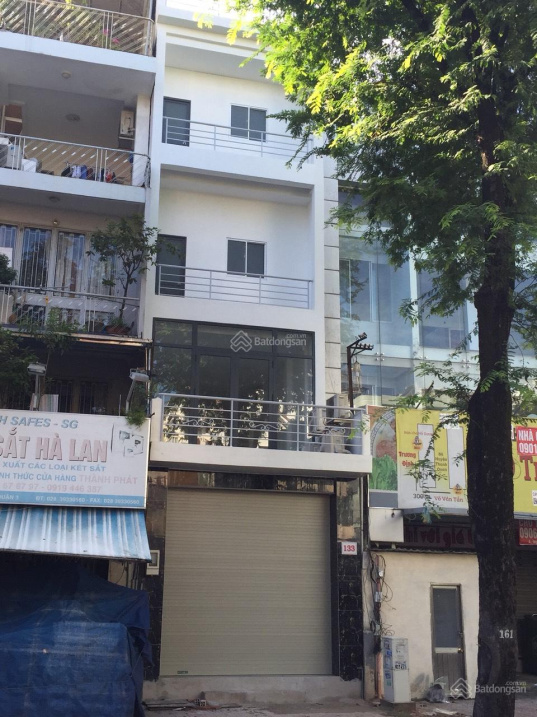 Chính chủ cần bán nhà mặt phố đẹp tiện kinh doanh đang cho thuê thu nhập 960 tr/năm 133 Võ Văn Tần
