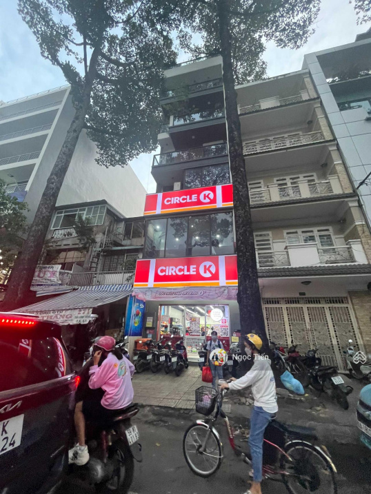 300m2