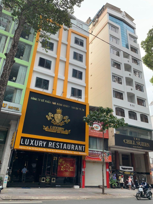 330m2