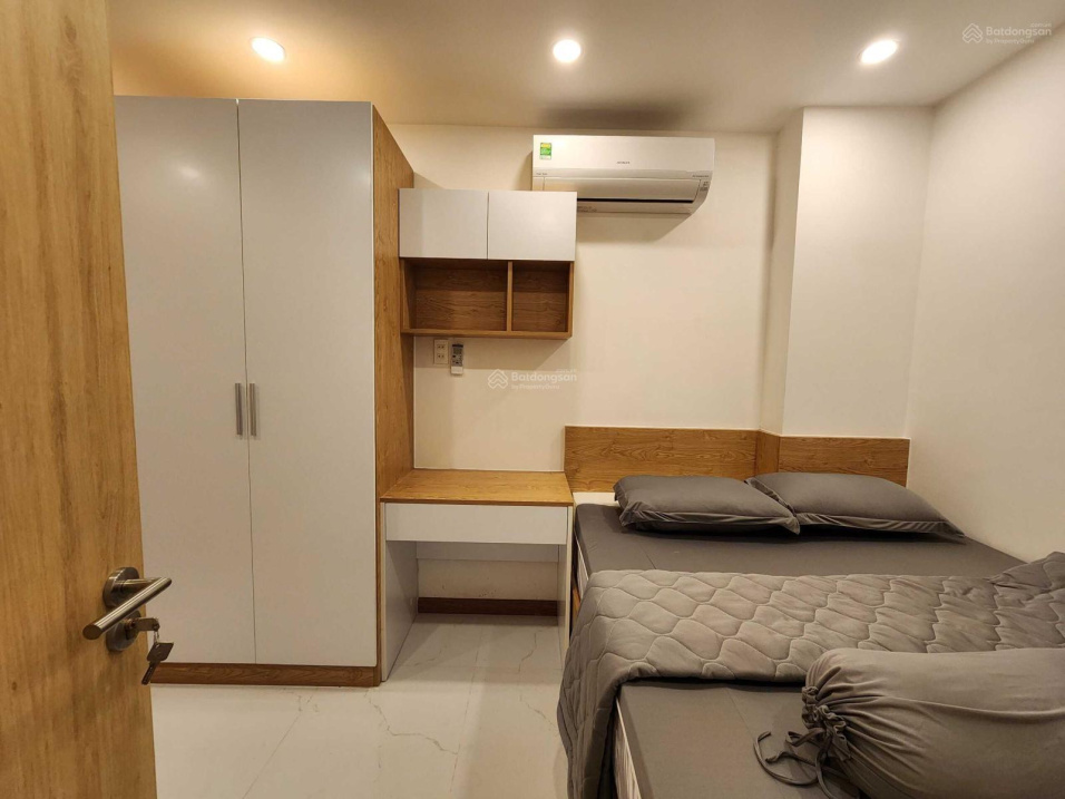 Bay nhanh nhà ở Nguyễn Văn Nguyễn Q,1 4x25m 5 tầng Giá:29Tỷ..