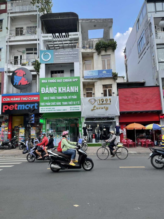 Nhà mặt tiền giá hẻm đường Hai Bà Trưng, Quận 3, DT: 4x17m, giá 40 tỷ