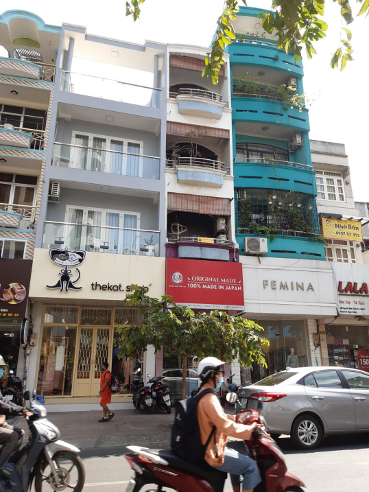 Cần bán nhà 2 mặt tiền đường lớn Trần Hưng Đạo Q. 1, DT: 3.75x20m, 3 lầu, giá chỉ 36.5 tỷ