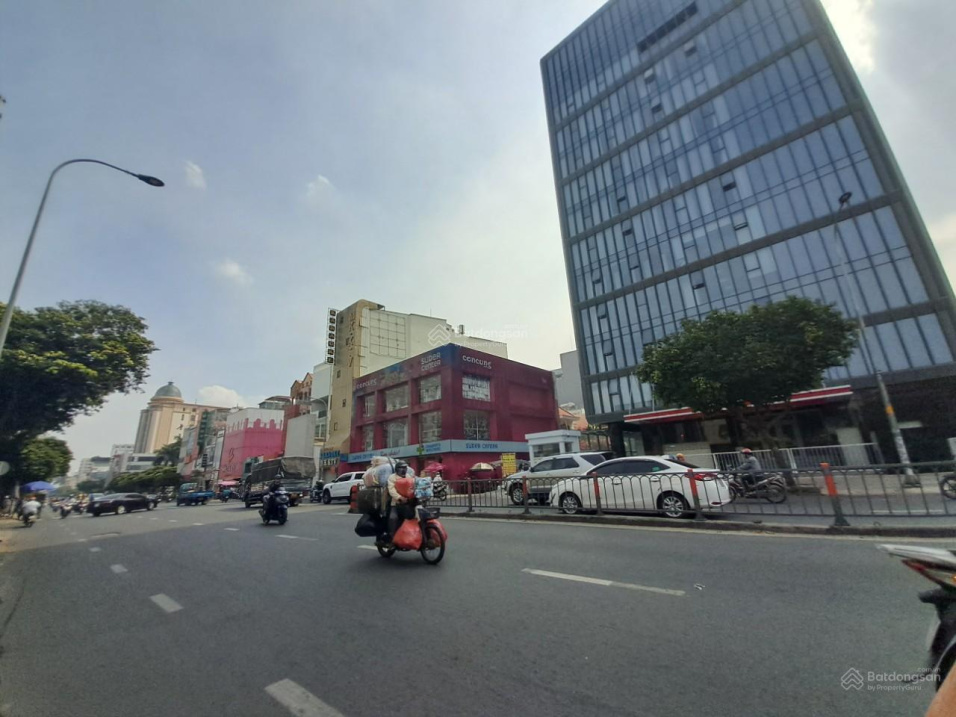 Bán tòa nhà mặt tiền Nguyễn Đình Chiểu Q3, DT: 11*26m, hầm 8 lầu, có hợp đồng thuê 350tr, 69 tỷ