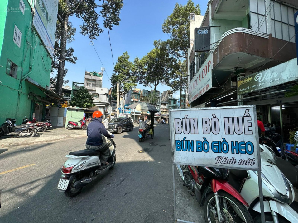 Bán nhà mặt tiền Tôn Thất Tùng, Bến Thành, Quận 1. Dt: 4,8 nh 5,2x19m, 4 tầng HĐT 70tr/th giá 44 tỷ