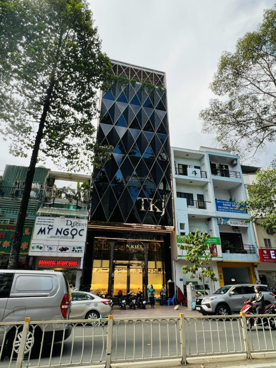 Hàng hót - MT Trần Quang Khải Q1 - 8x20m - 7 tầng - HĐT 120 triệu - giá 40 tỷ