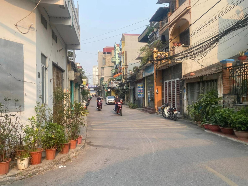 Bán nhà Văn Quán, Hà Đông, S = 35m2,Mt 5m, nhỉnh 4 tỷ