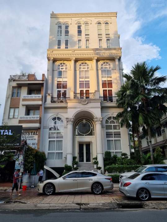 Mặt tiền Hai Bà Trưng, P.6, Q.3 - DT: 6x23m nhà 3 tầng, chỉ 65 tỷ