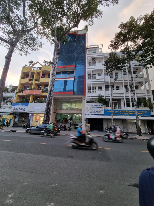 Bán gấp mặt tiền Calmette, Nguyễn Thái Bình, Q. 1 - DT: 4x18 nhà 4 tầng chỉ 45 tỷ