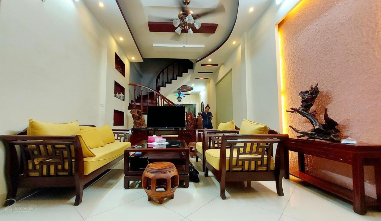 Mặt phố Phân lô Ngô Gia Tự, đường vỉa hè, KD đỉnh DT 54m²*4T, khu vực hiếm nhà bán. Giá nhỉnh 6 tỷ.