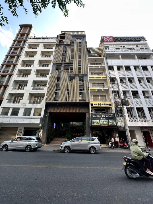 Tòa nhà 8 tầng - MT Nguyễn Trãi, Q1 - 8x30m - HĐ thuê 300 triệu - giá 105 tỷ