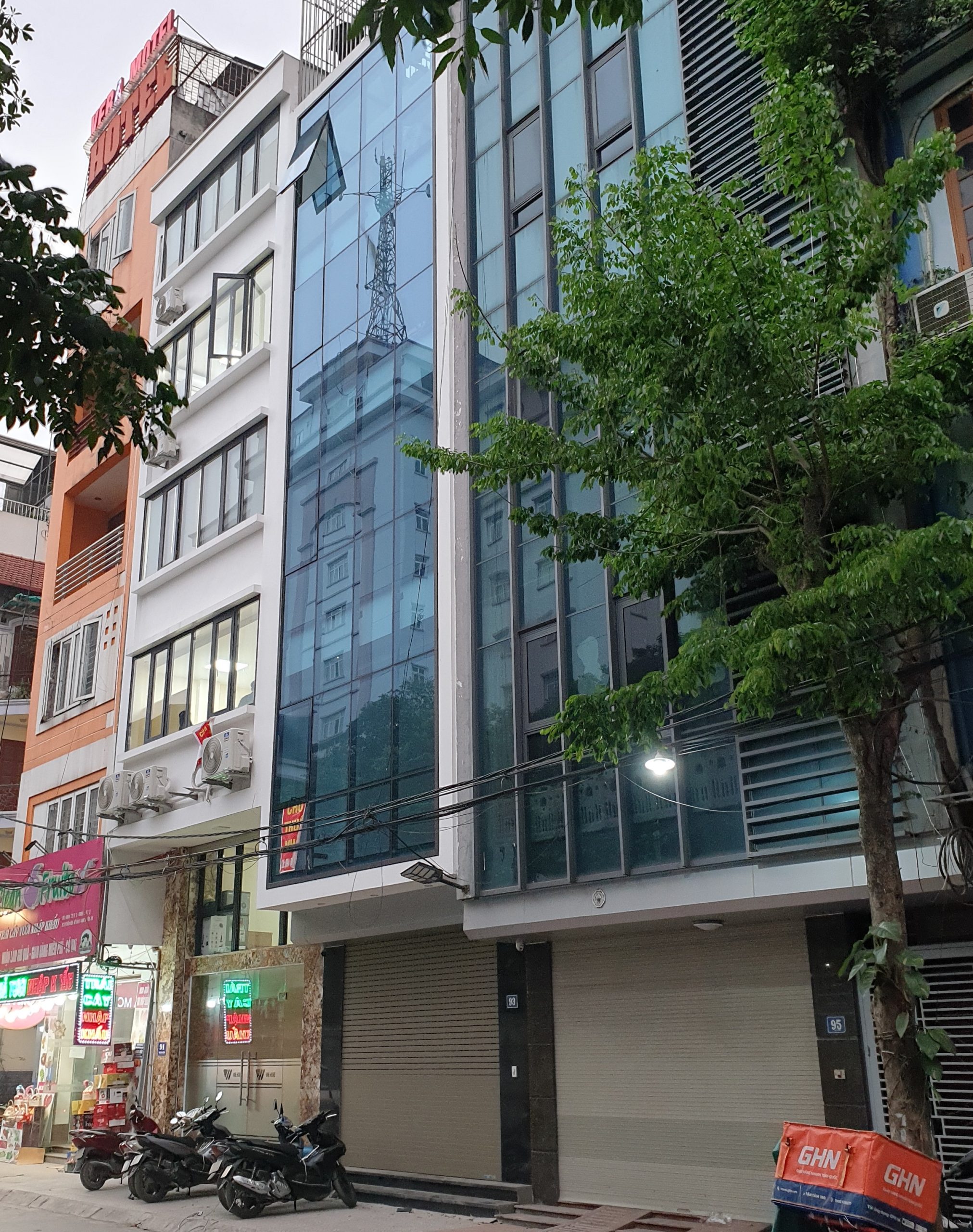 BÁN NHÀ PHỐ THIÊN HIỀN, NAM TỪ LIÊM,105m2 x MT 6.2m, 10 TẦNG THANG MÁY, CÓ HẦM, CHỈ 28 TỶ