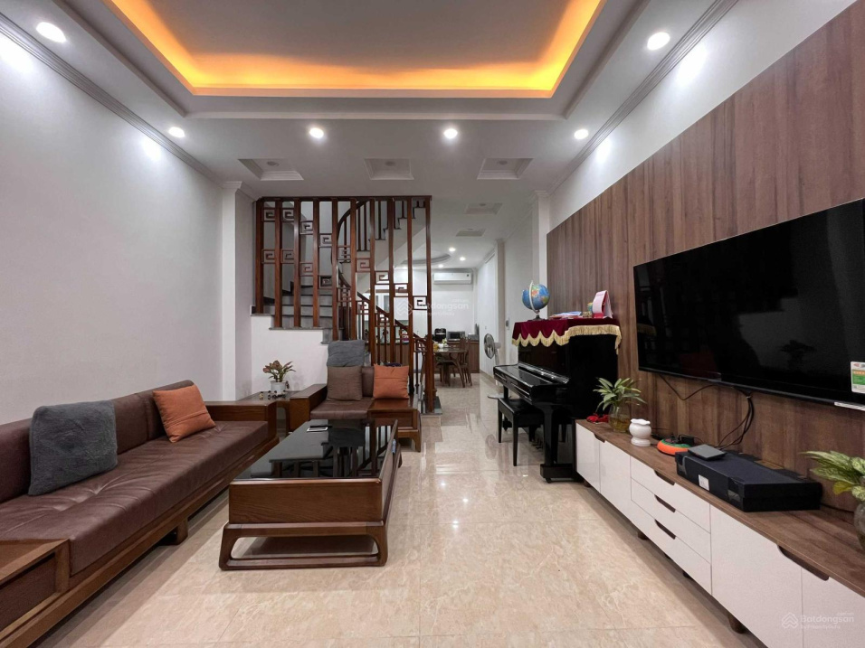 (Chính chủ) bán nhà Thạch bàn - Long Biên, 45m2 x 4T sổ đỏ, Chỉ 5.9 tỷ, full nội thất