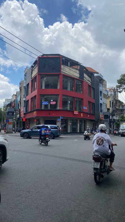 Góc 2MT đường Đinh Tiên Hoàng phường Đa Kao Quận 1, 4,2x25m, 5tầng, HĐT 1,2 tỷ/năm, giá 40 tỷ TL