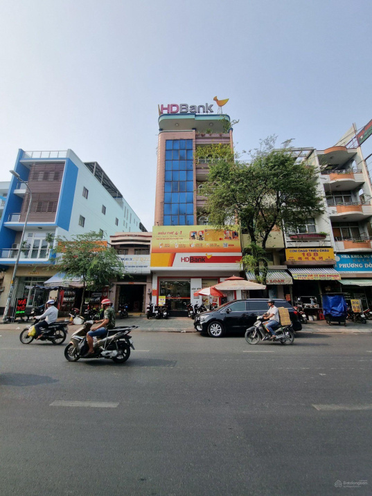 nhà siêu vị trí 2 mặt tiền Võ Văn Tần - CMT8, 9x22m 6 lầu chỉ 61 tỷ TL