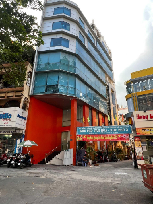 Bán tòa nhà ngang 16m trục Trần Hưng Đạo P. NCT Quận 1. 4 lầu giá 60 tỷ