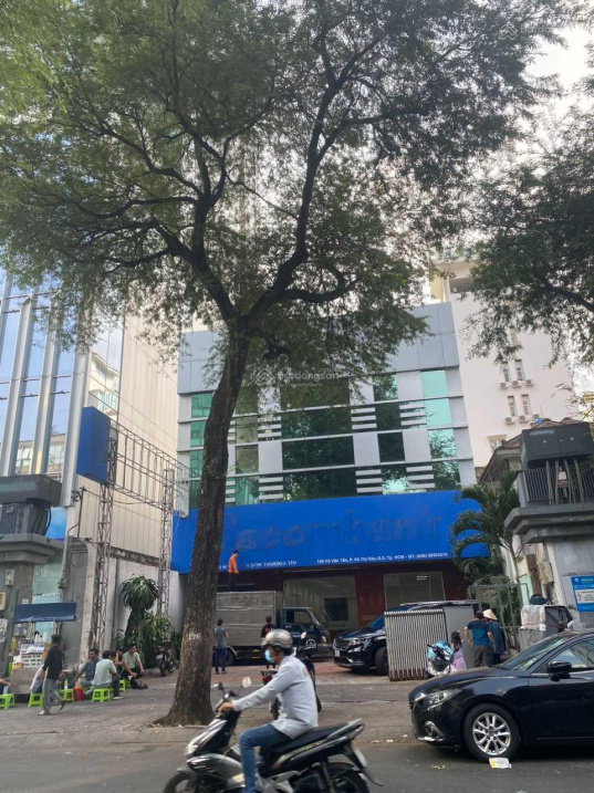 Bán gấp biệt thự mặt tiền đường Pasteur, phường 6, quận 3, DT: 16x50m 818m2 3 lầu