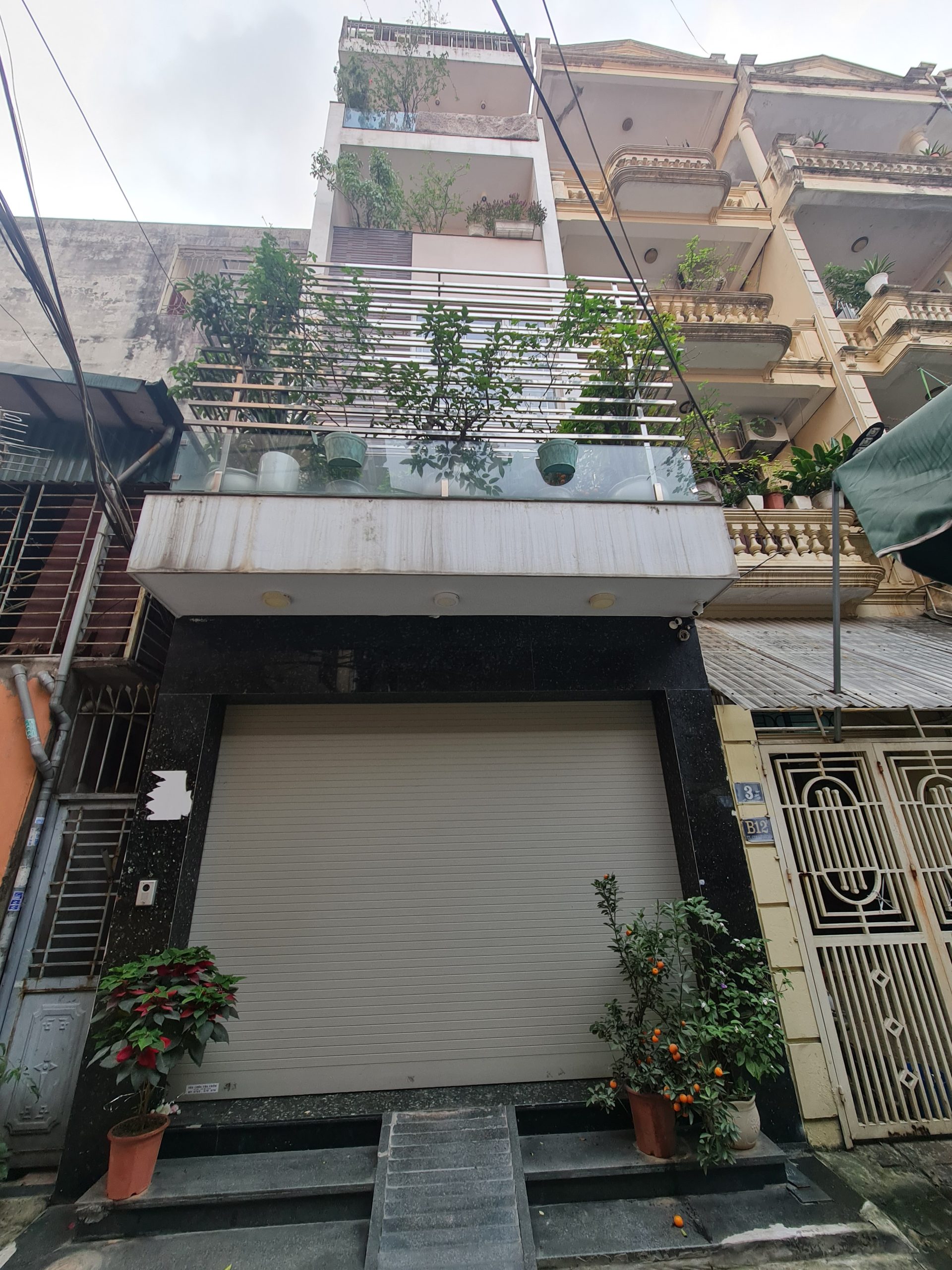 Bán nhà phân lô Trần Quốc Hoàn, Cầu Giấy, kinh doanh ô tô vào nhà 12.5 tỷ