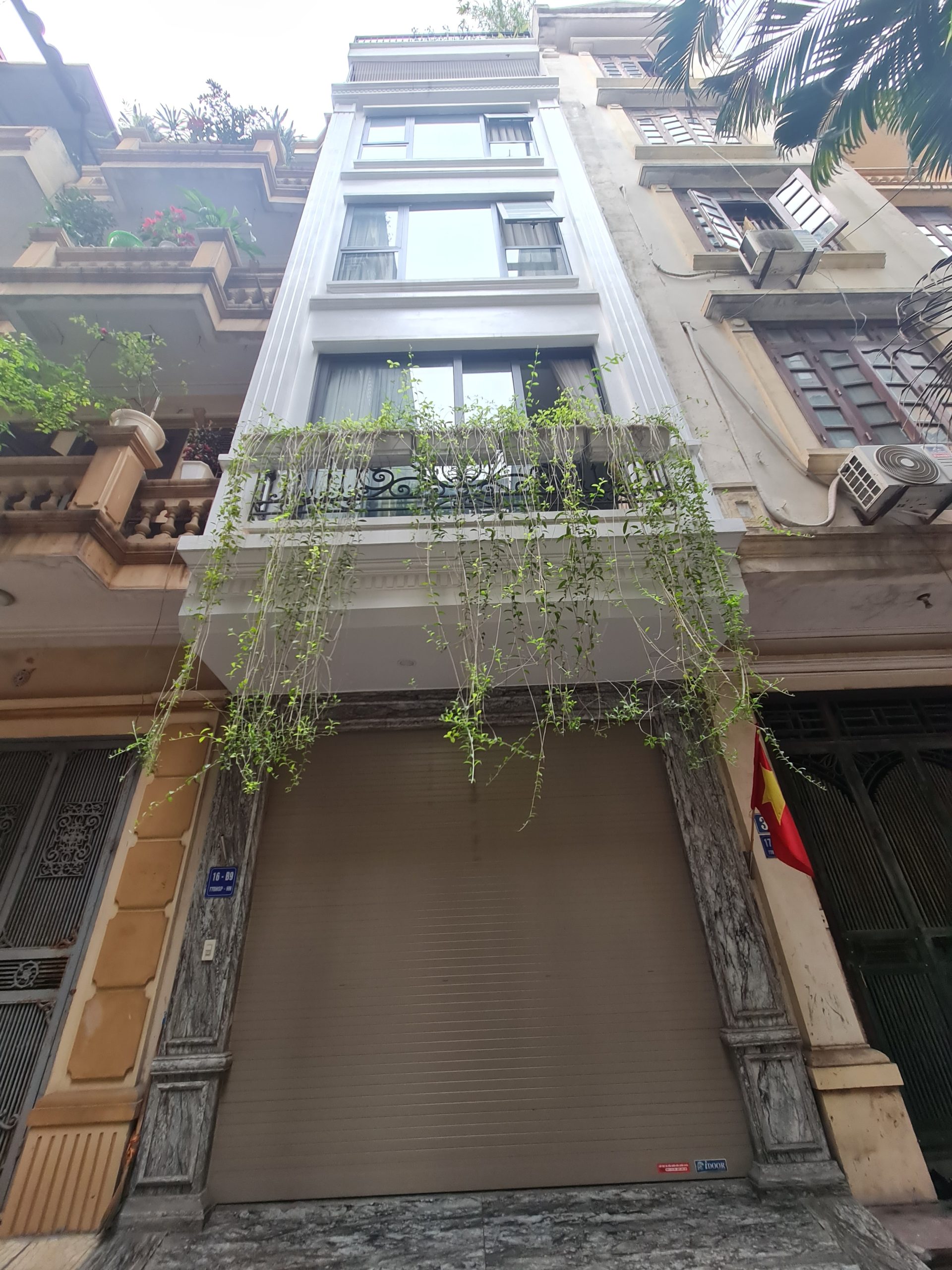 Bán nhà mặt phố phân lô Nghĩa Tân, Cầu Giấy, 58m2 x 5 tầng, Mt 4m , gara, Nhỉnh 11 tỷ.