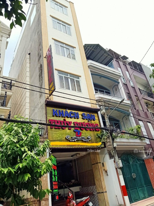 Bán khách sạn 2** DT 5,5 x 29m nổi tiếng trục đường Trần Quang Khải, HĐT 180 tr/th giá 42 tỷ TL