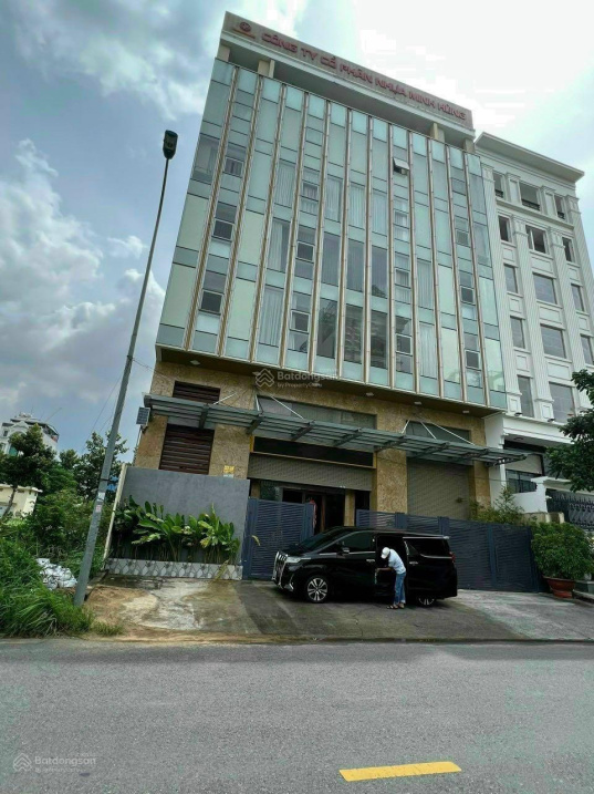 Bán nhà ngay mặt tiền Nguyễn Đình Chiểu 19x28m hầm + 8 lầu - HĐT: 370 triệu/tháng - giá: 100 Tỷ TL