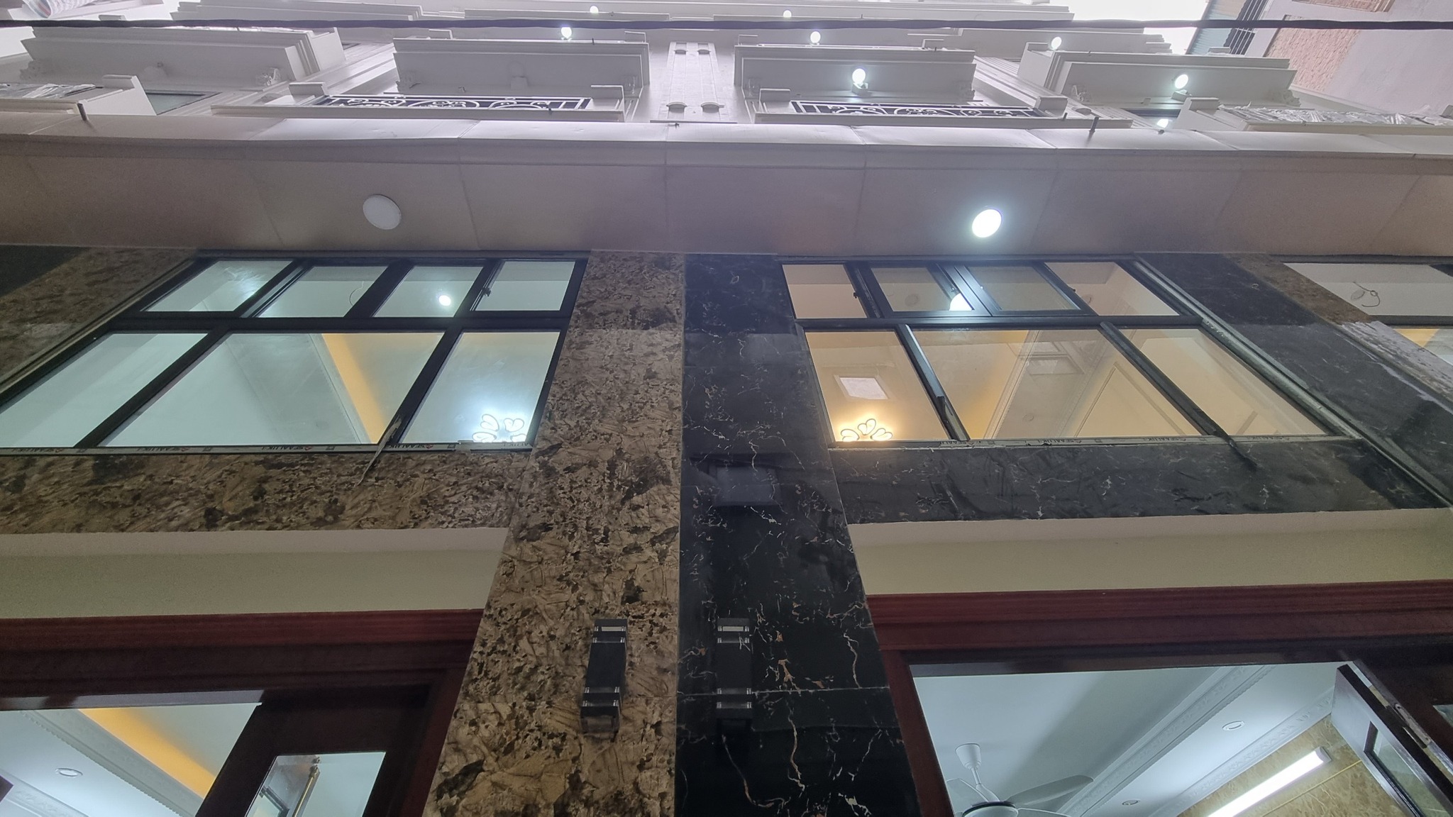 Bán nhà phố Quan Nhân – Ngõ rộng – Nhà xây mới hai thoáng – 30m2 – 6 tầng – 4.7 tỉ