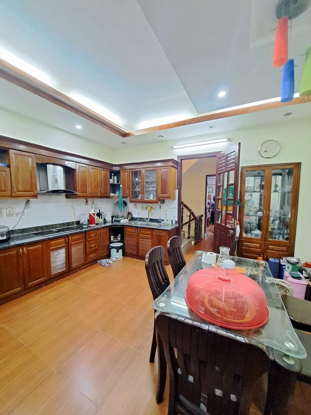 Bán Nhà Phố Thái Hà, 2 mặt thoáng, mặt ngõ ôtô tránh, KD 70m2 x 5 Tầng 17.5 tỷ