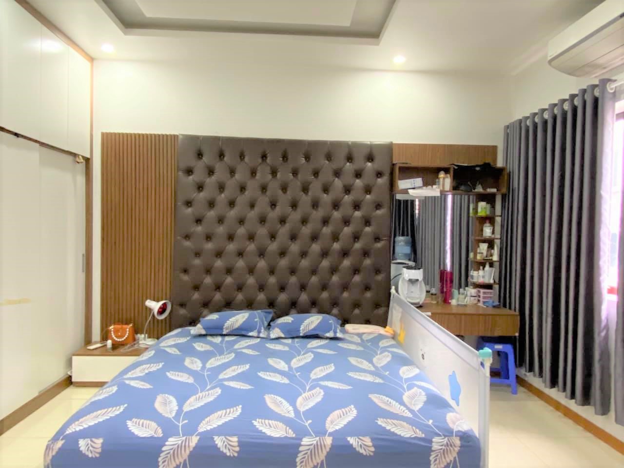 Bán nhà Ngõ ô tô đường Đê La Thành, 53m2 MT 5m, giá 14,5 tỷ.