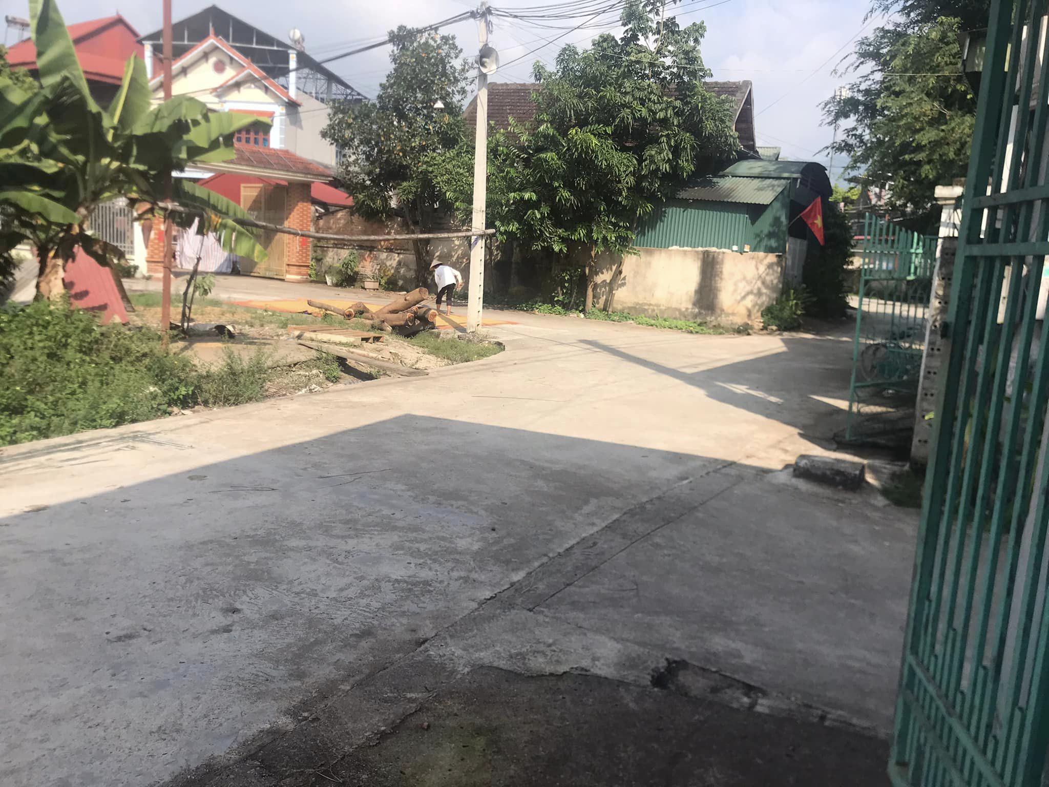 Bán nhà 2 tầng đội 5 Boom La - xã Thanh Xương