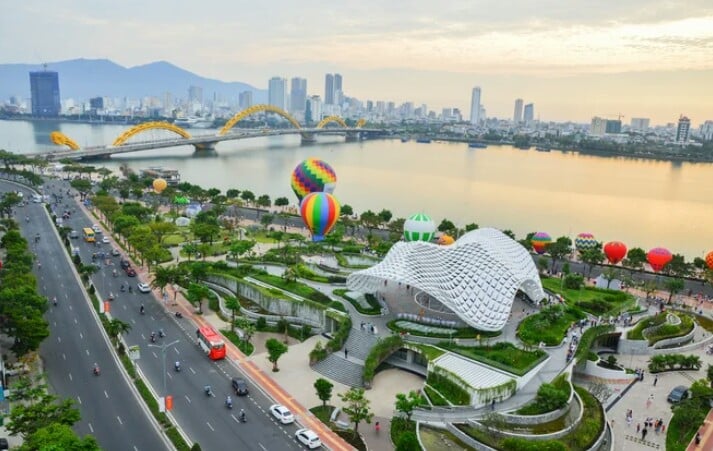 Nhà 2,5 tầng trống suốt mặt tiền đường 2/9